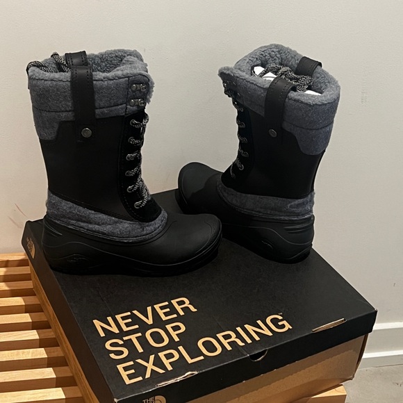 BRAND NEW THE NORTH FACE BOOTS - Picture 6 of 9